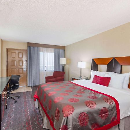 Ramada by Wyndham San Diego National City Bagian luar foto