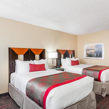 Ramada by Wyndham San Diego National City Bagian luar foto