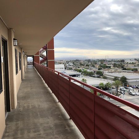 Ramada by Wyndham San Diego National City Bagian luar foto