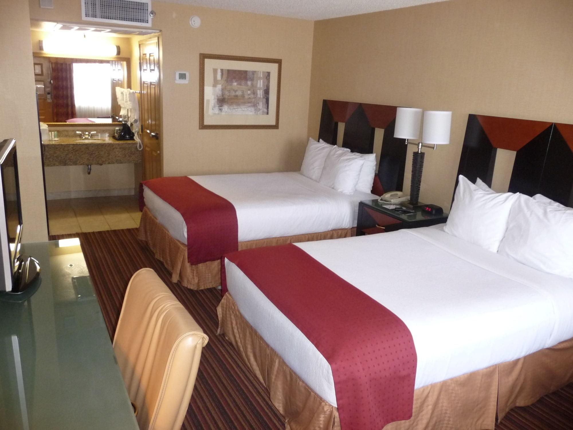 Ramada by Wyndham San Diego National City Bagian luar foto