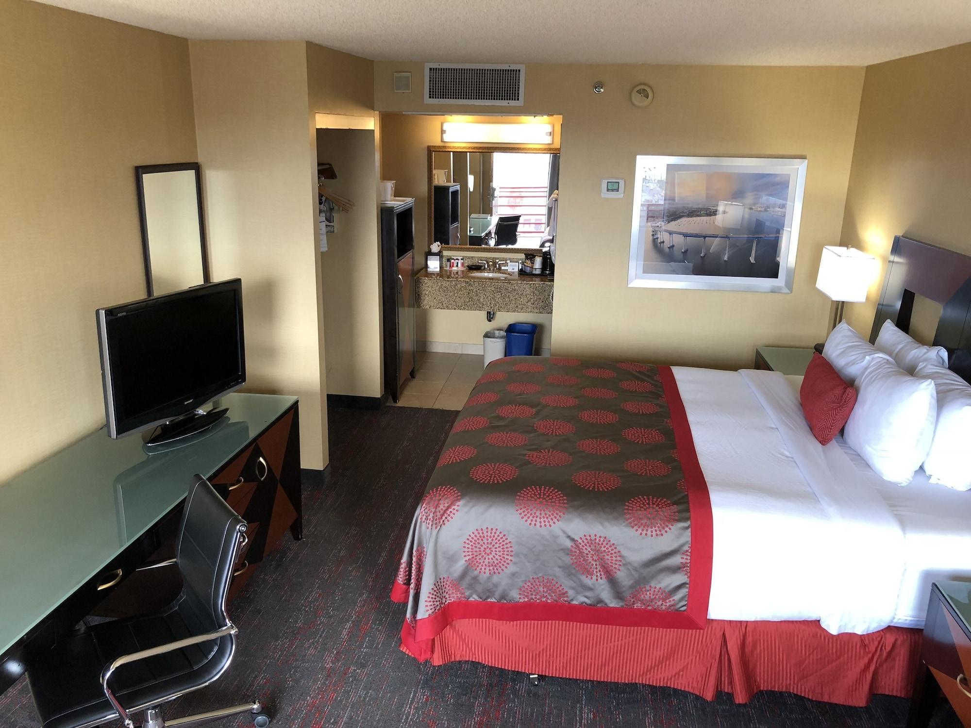 Ramada by Wyndham San Diego National City Bagian luar foto