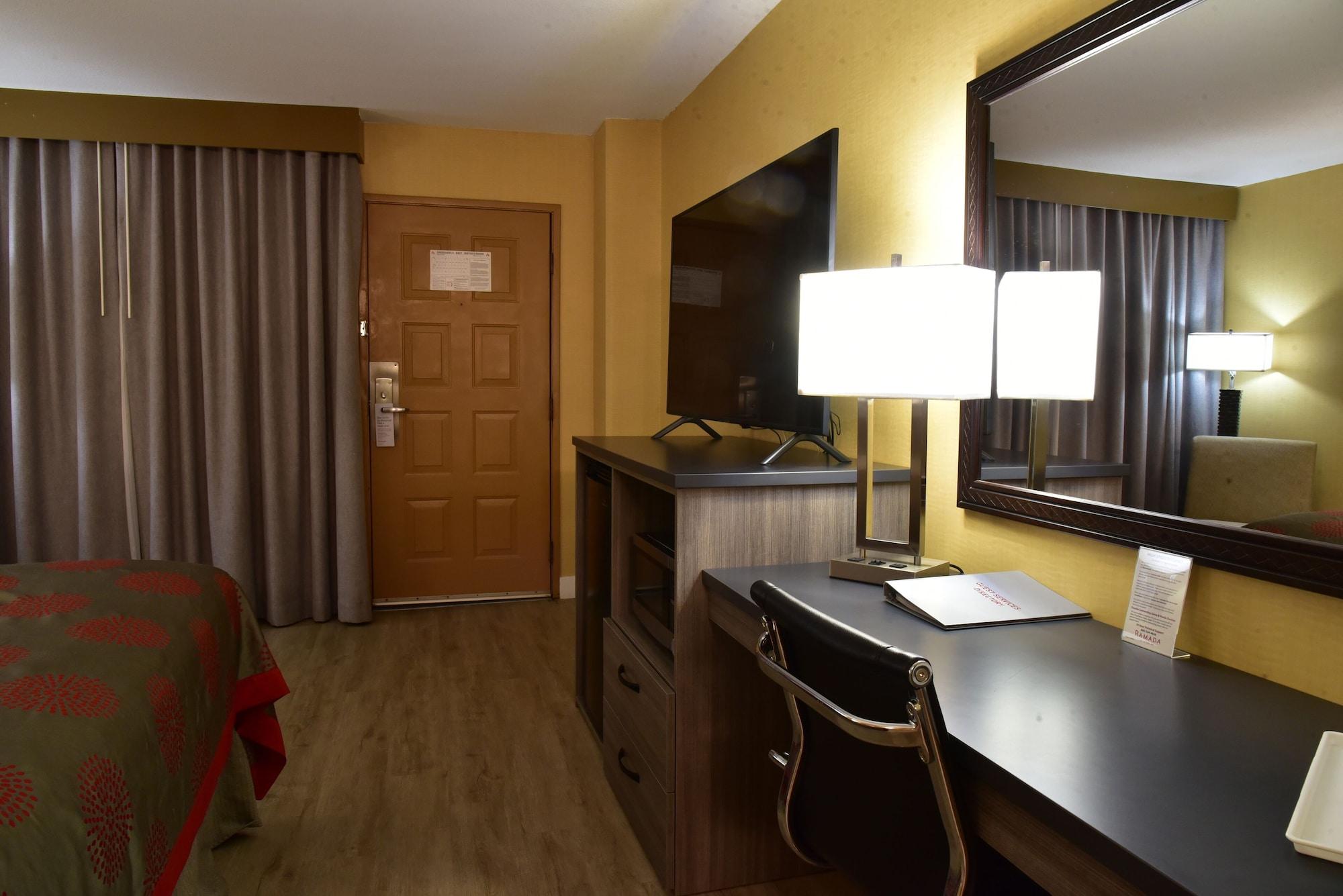 Ramada by Wyndham San Diego National City Bagian luar foto