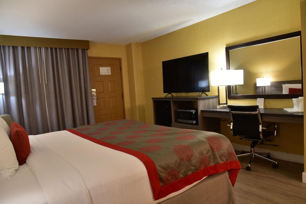 Ramada by Wyndham San Diego National City Bagian luar foto