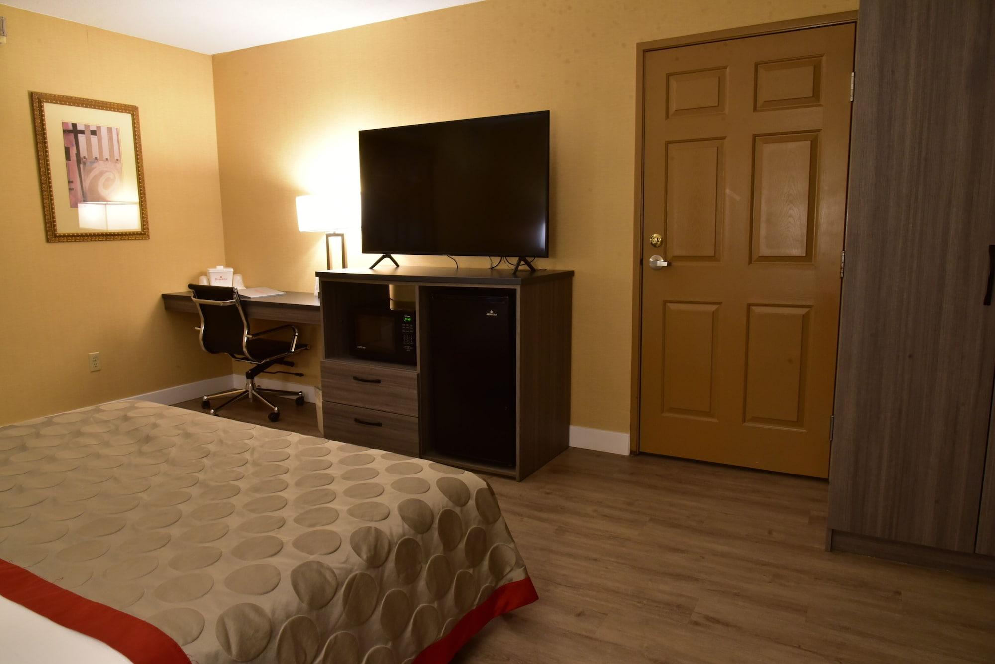 Ramada by Wyndham San Diego National City Bagian luar foto