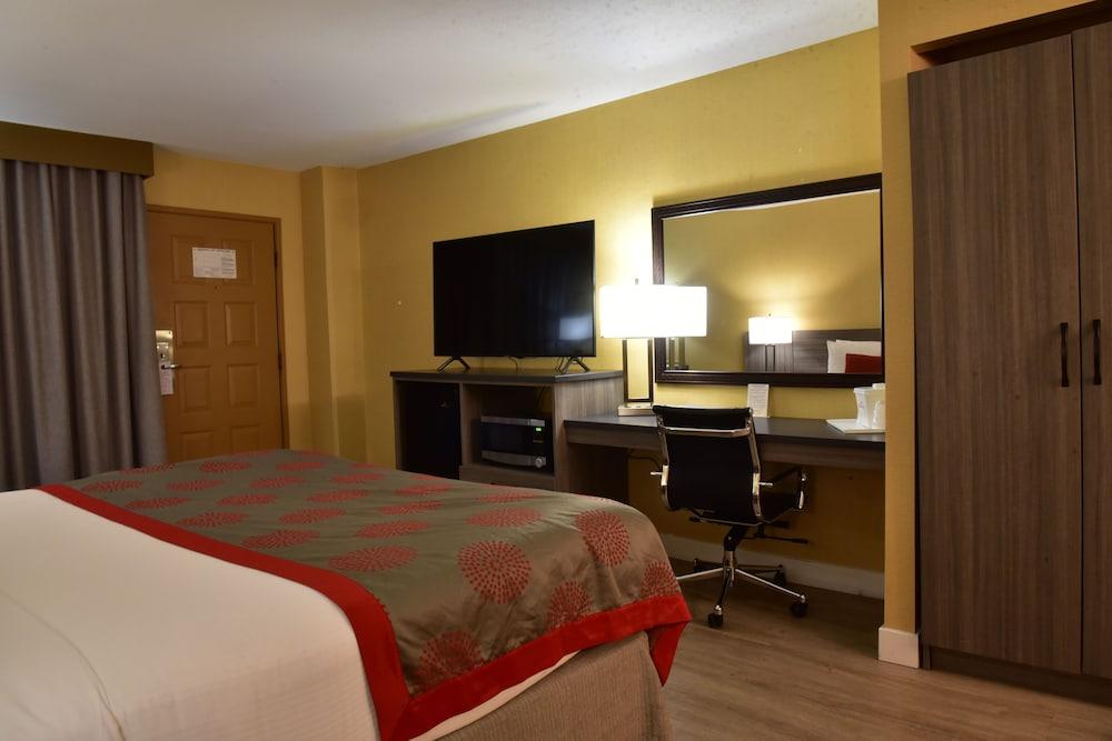 Ramada by Wyndham San Diego National City Bagian luar foto