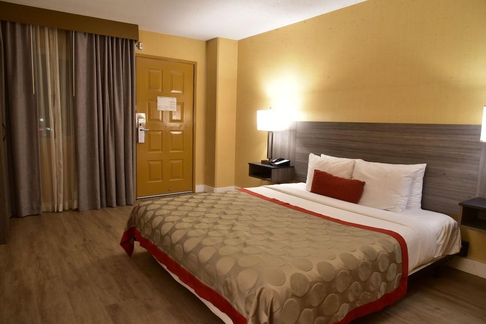 Ramada by Wyndham San Diego National City Bagian luar foto