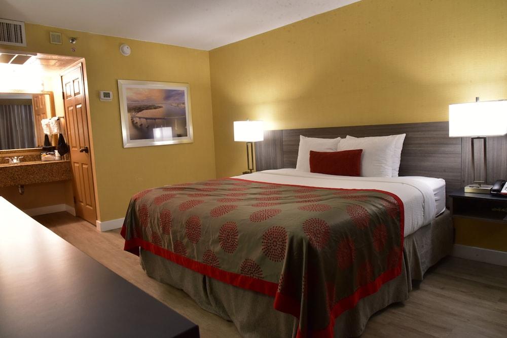 Ramada by Wyndham San Diego National City Bagian luar foto