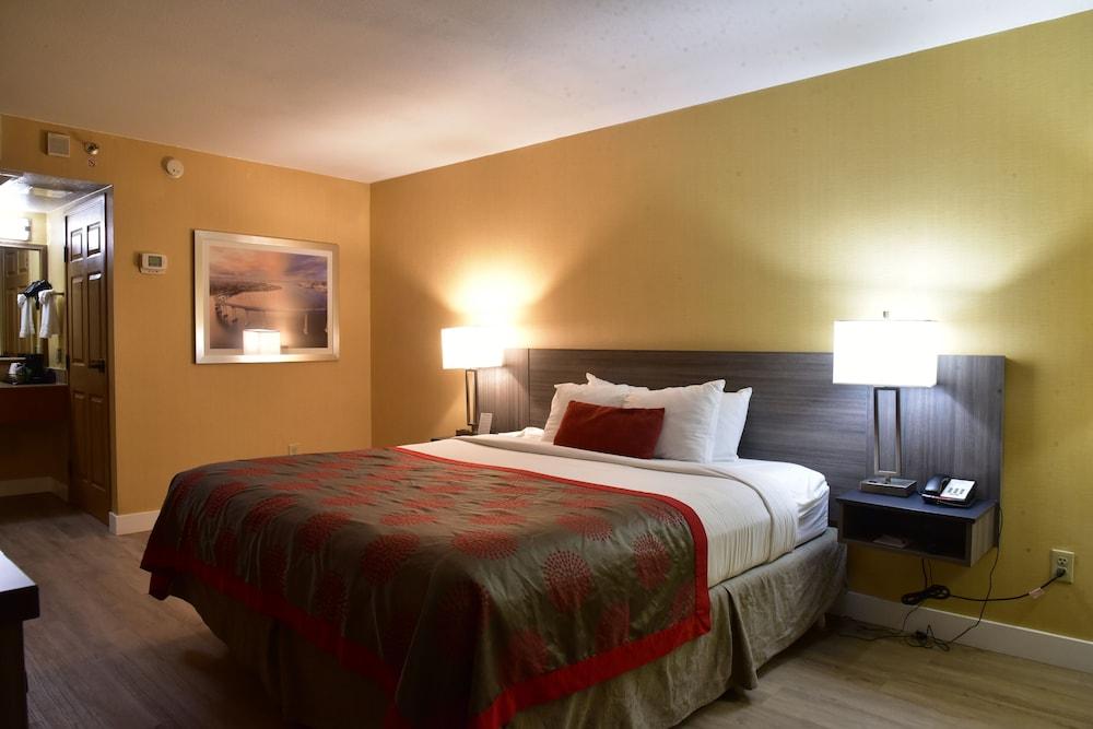 Ramada by Wyndham San Diego National City Bagian luar foto