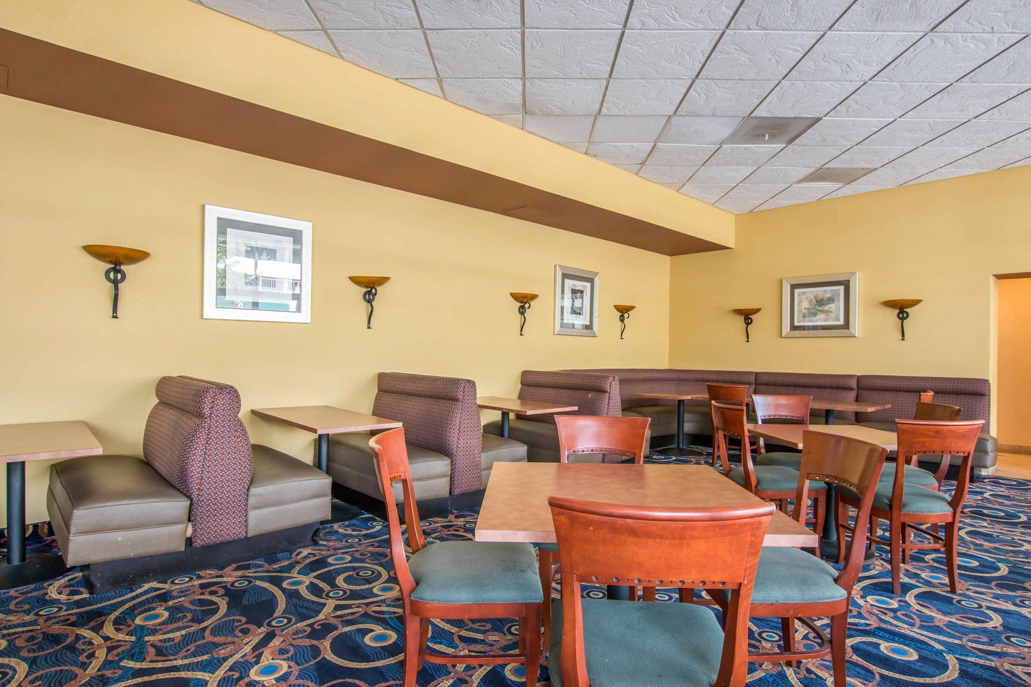 Ramada by Wyndham San Diego National City Bagian luar foto
