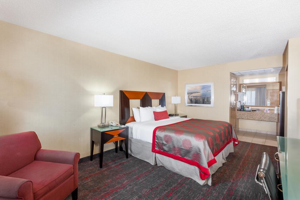 Ramada by Wyndham San Diego National City Bagian luar foto