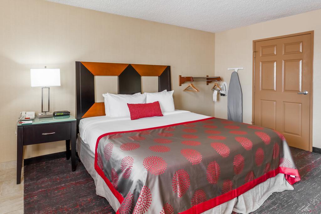 Ramada by Wyndham San Diego National City Bagian luar foto