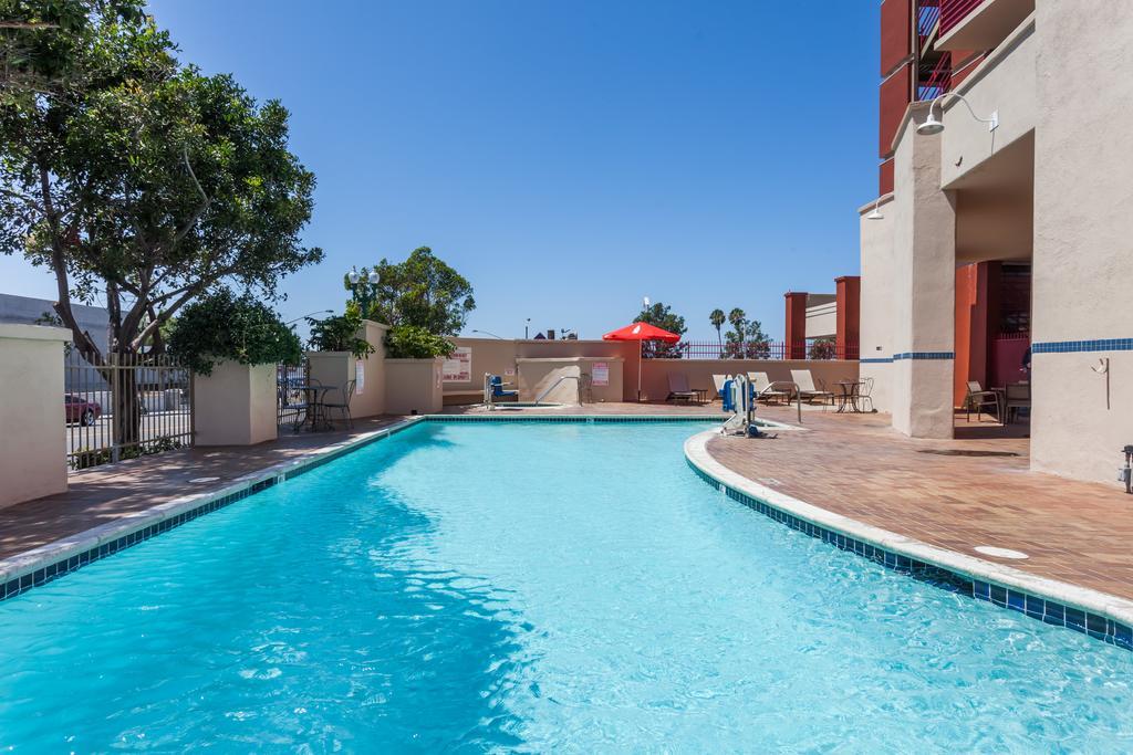 Ramada by Wyndham San Diego National City Bagian luar foto
