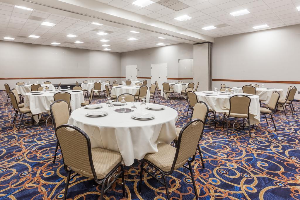 Ramada by Wyndham San Diego National City Bagian luar foto