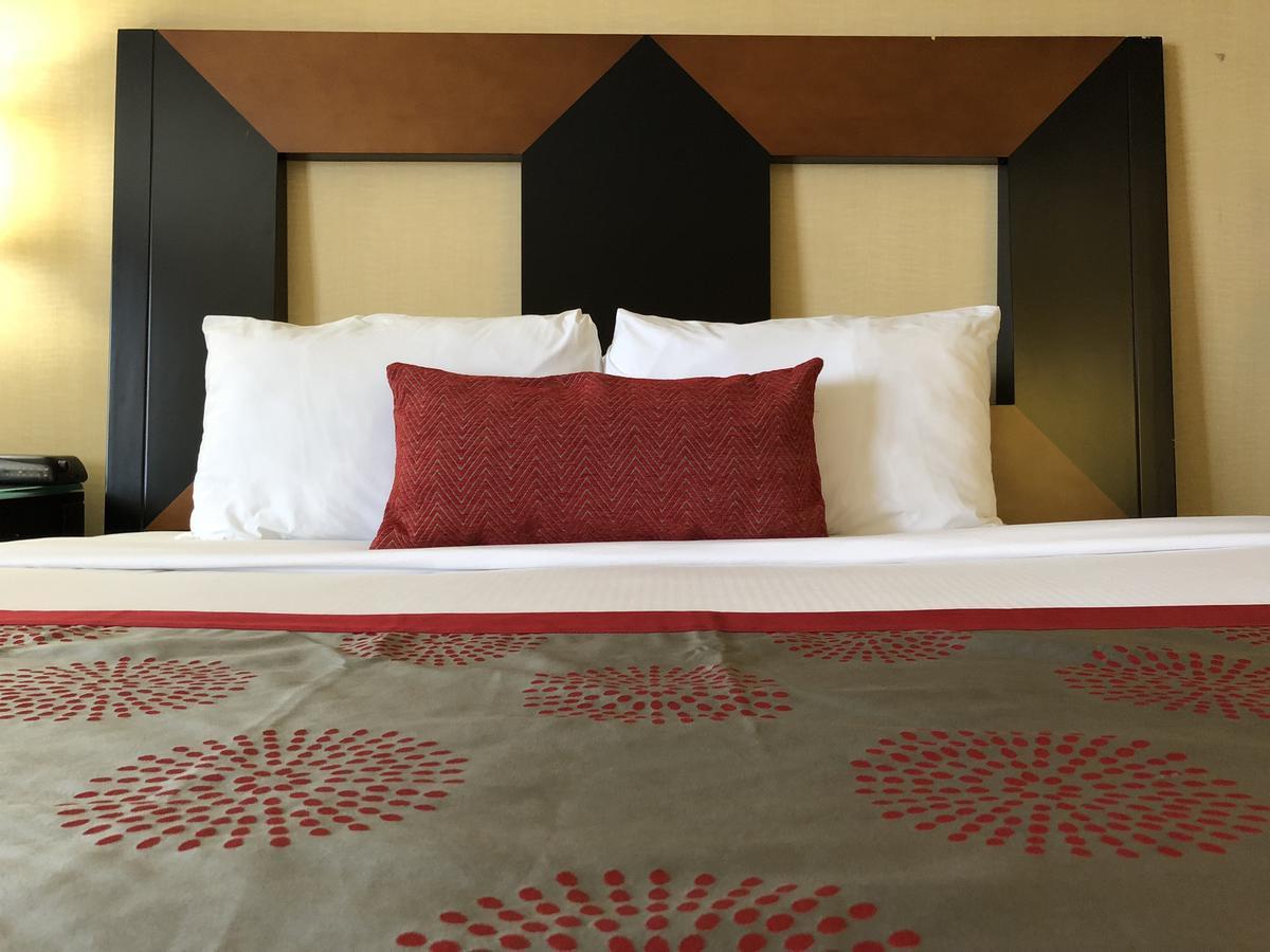 Ramada by Wyndham San Diego National City Bagian luar foto