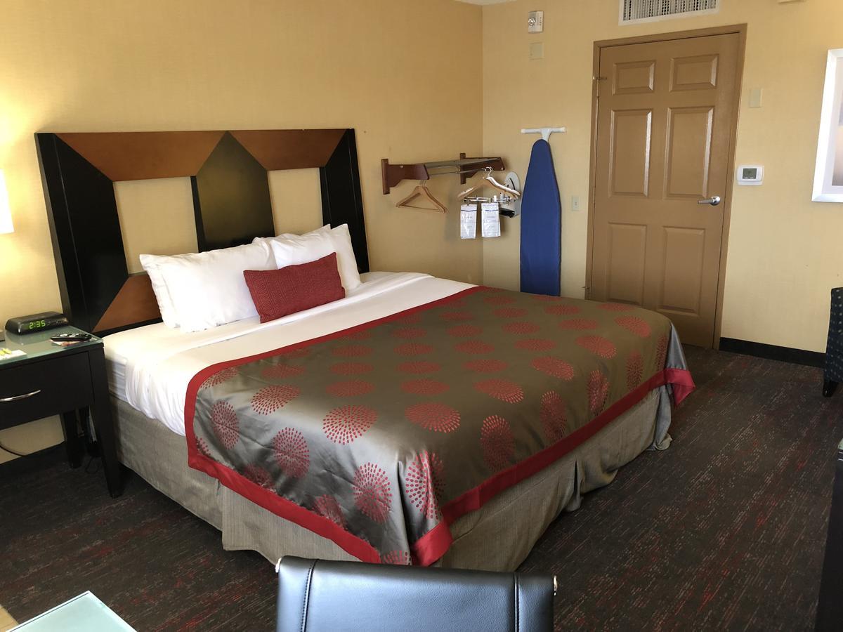 Ramada by Wyndham San Diego National City Bagian luar foto