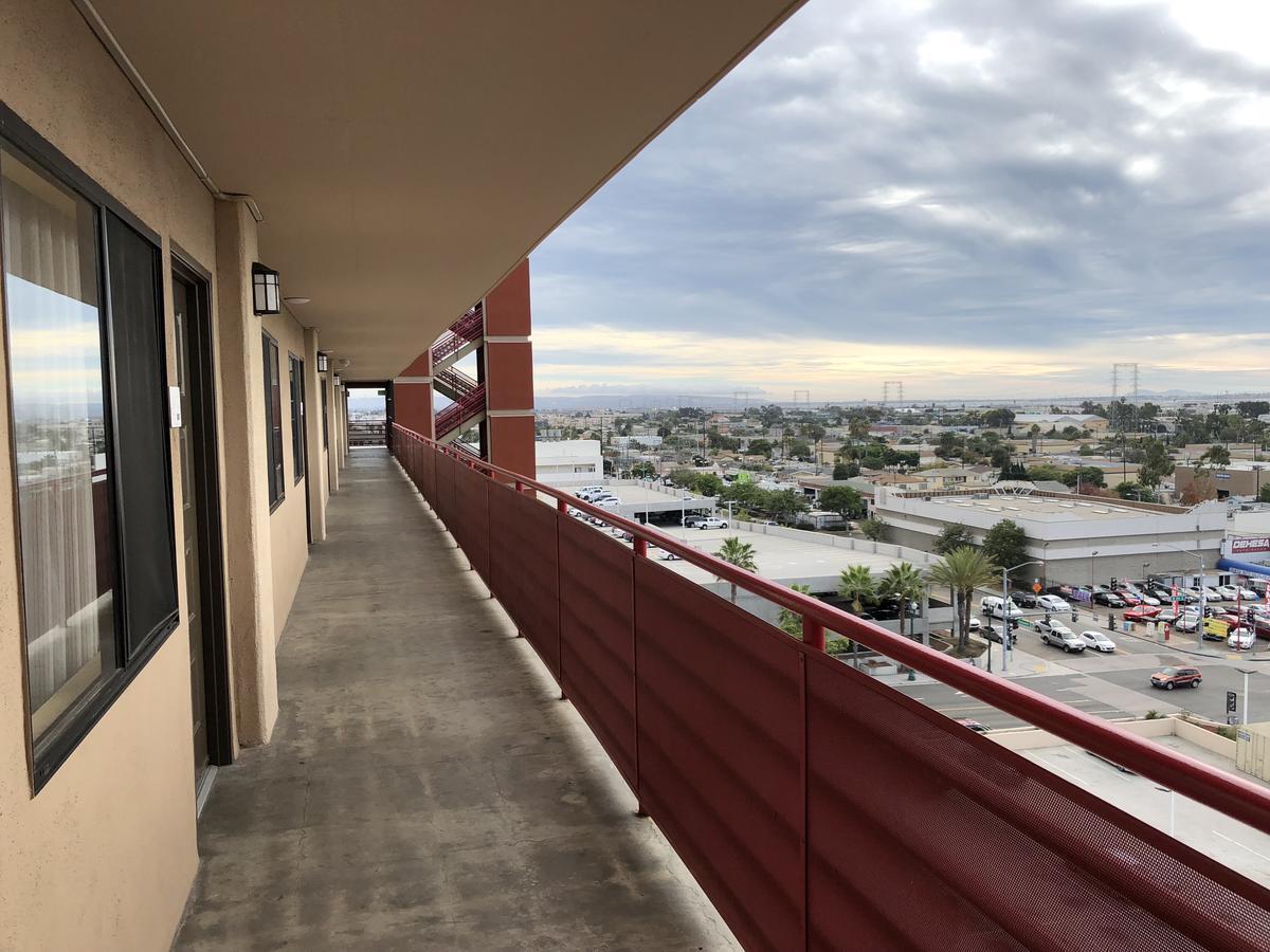 Ramada by Wyndham San Diego National City Bagian luar foto