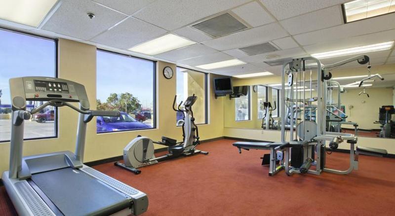 Ramada by Wyndham San Diego National City Bagian luar foto